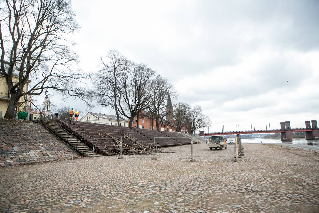 Pradėta tvarkyti kauniečių pamėgta poilsio vieta – amfiteatras