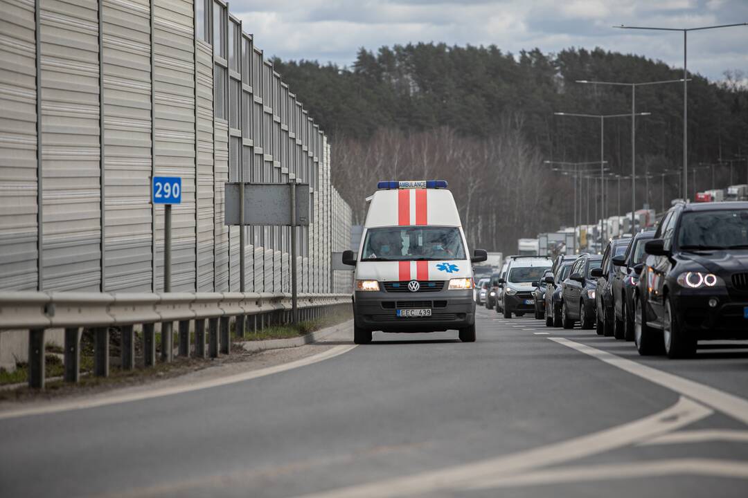 Radviliškio įmonėje – tragedija: ranką susižalojęs darbuotojas mirė pakeliui į ligoninę