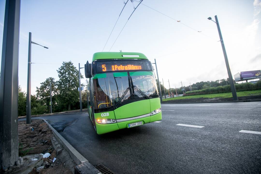 Atnaujintas eismas Pilies žiedu