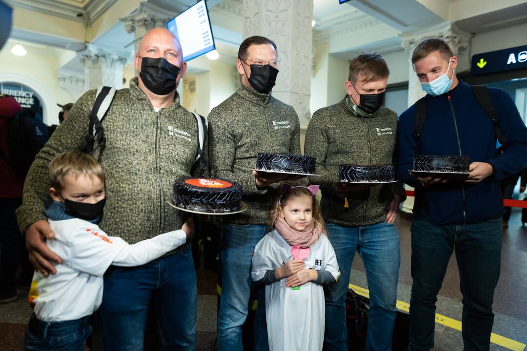 Dakaro dalyvių pasitikimas oro uoste