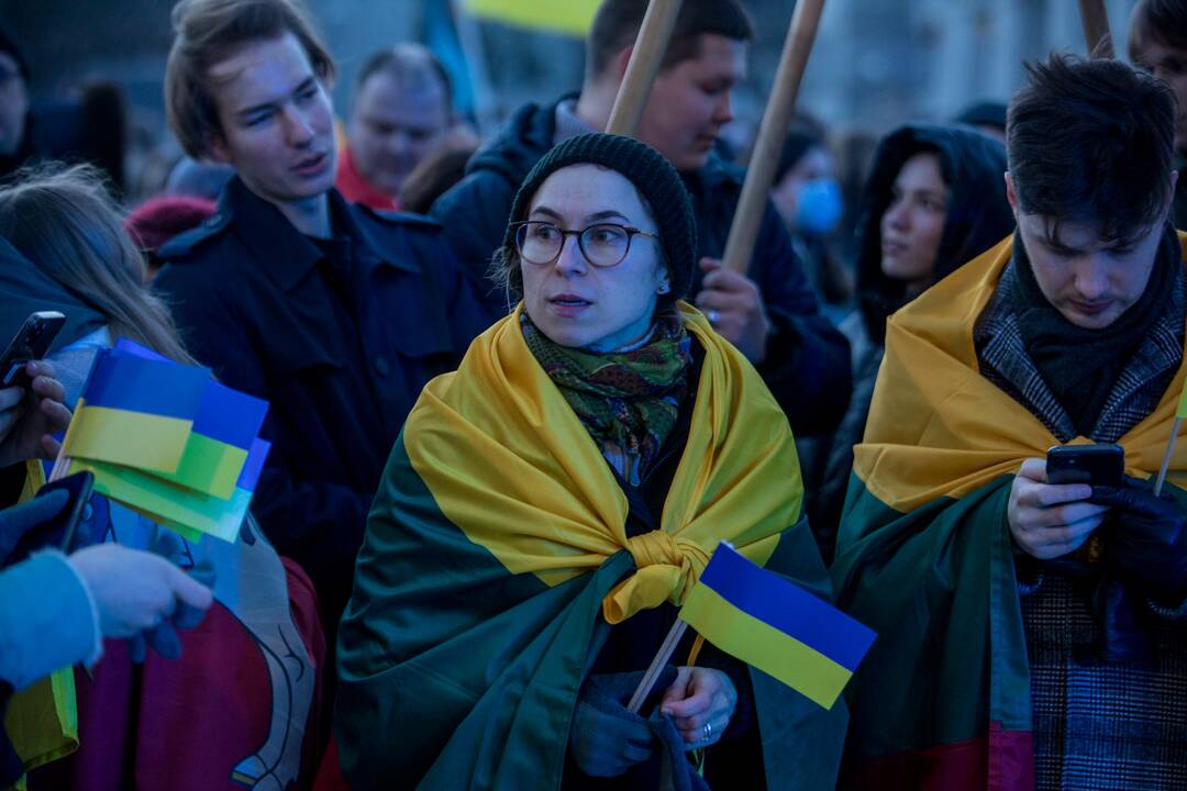 Daugybė žmonių Kaune susirinko į Ukrainos palaikymo akciją