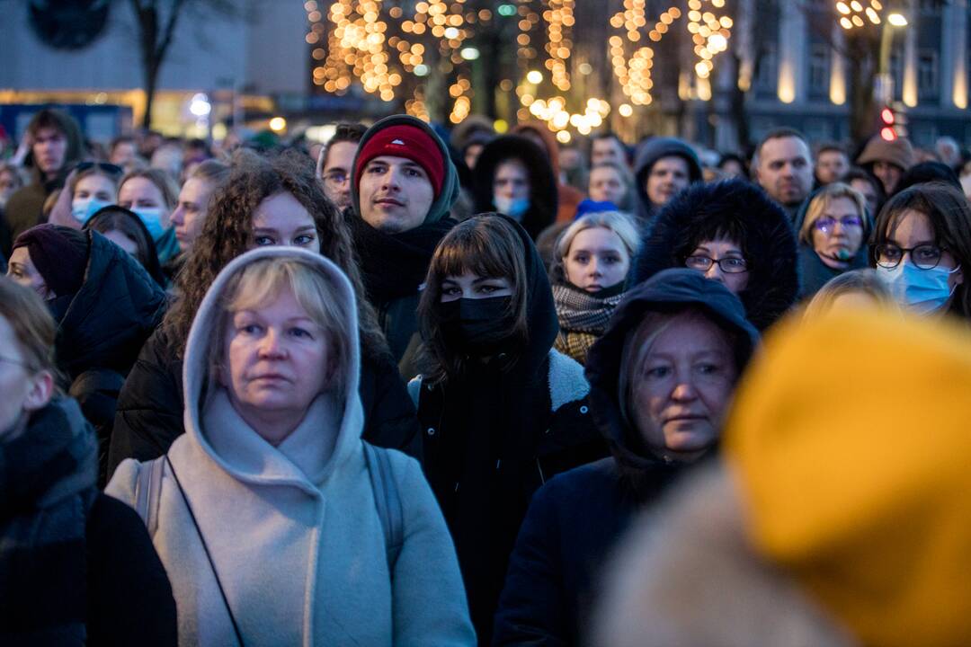 Daugybė žmonių Kaune susirinko į Ukrainos palaikymo akciją