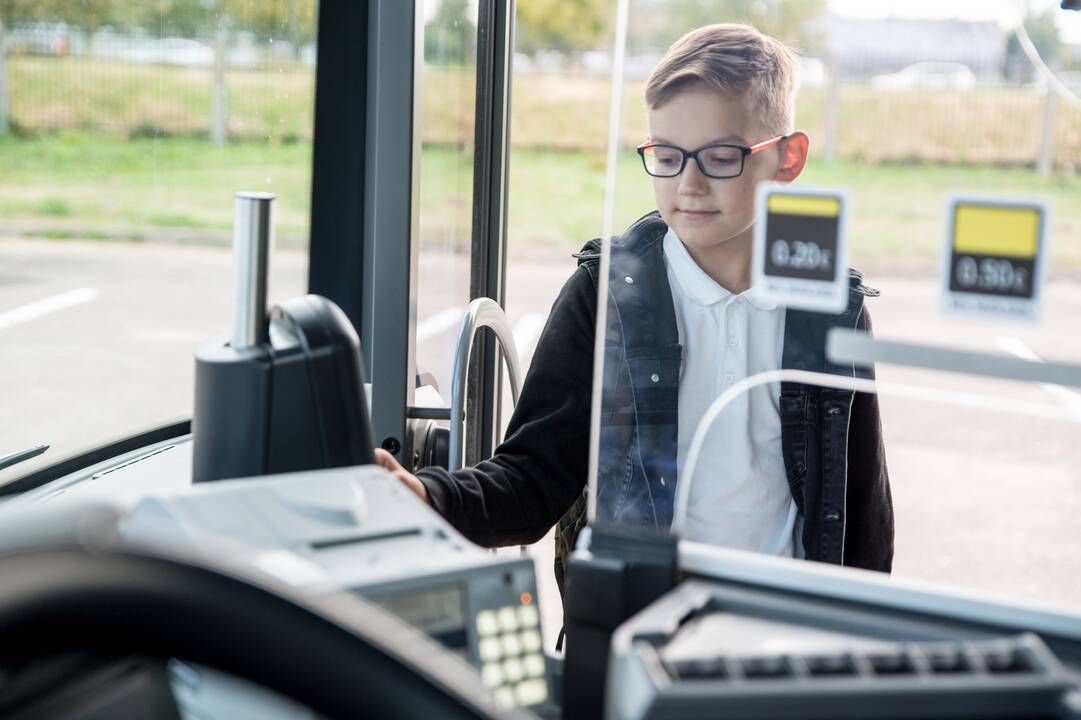 Pareiga: žymėdamas bilietą kiekvienas keleivis prisideda prie duomenų tikslumo, o tai leidžia pritaikyti kelionės maršrutą ar laiko grafiką atsižvelgiant į keleivių keliavimo įpročius.
