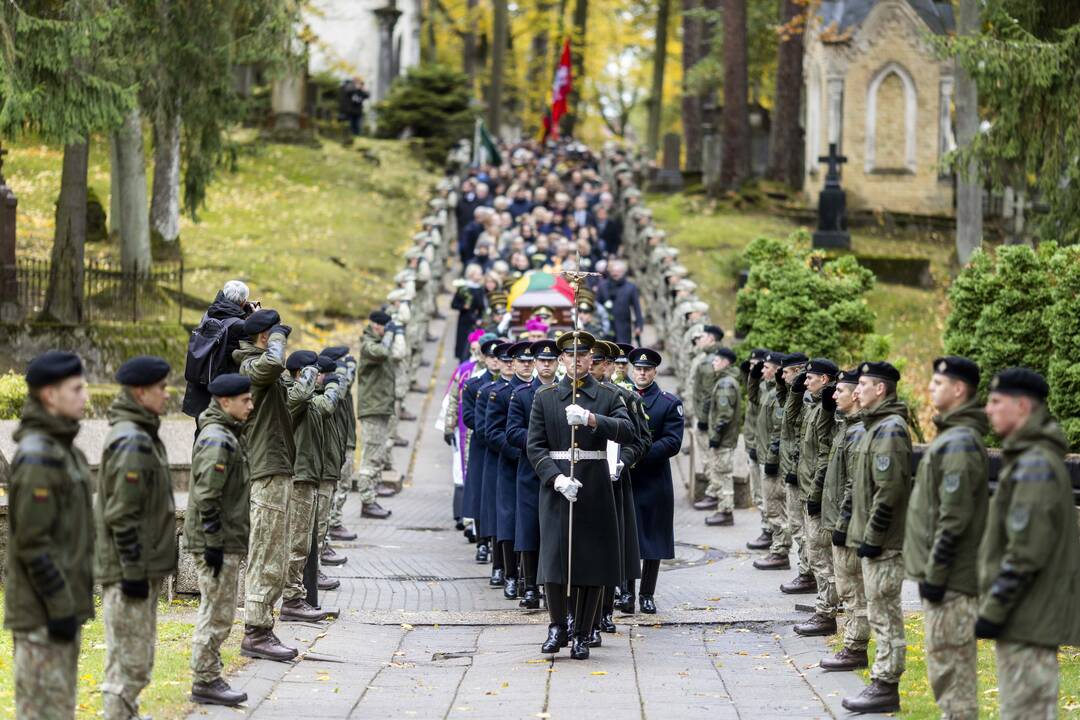 Pulkininko J. Vitkaus-Kazimieraičio laidotuvių ceremonija