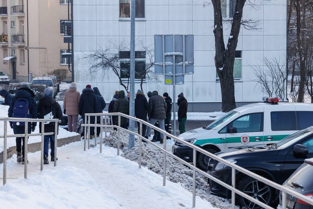 Kaune dingusios mergaitės paieškos ir vietovės