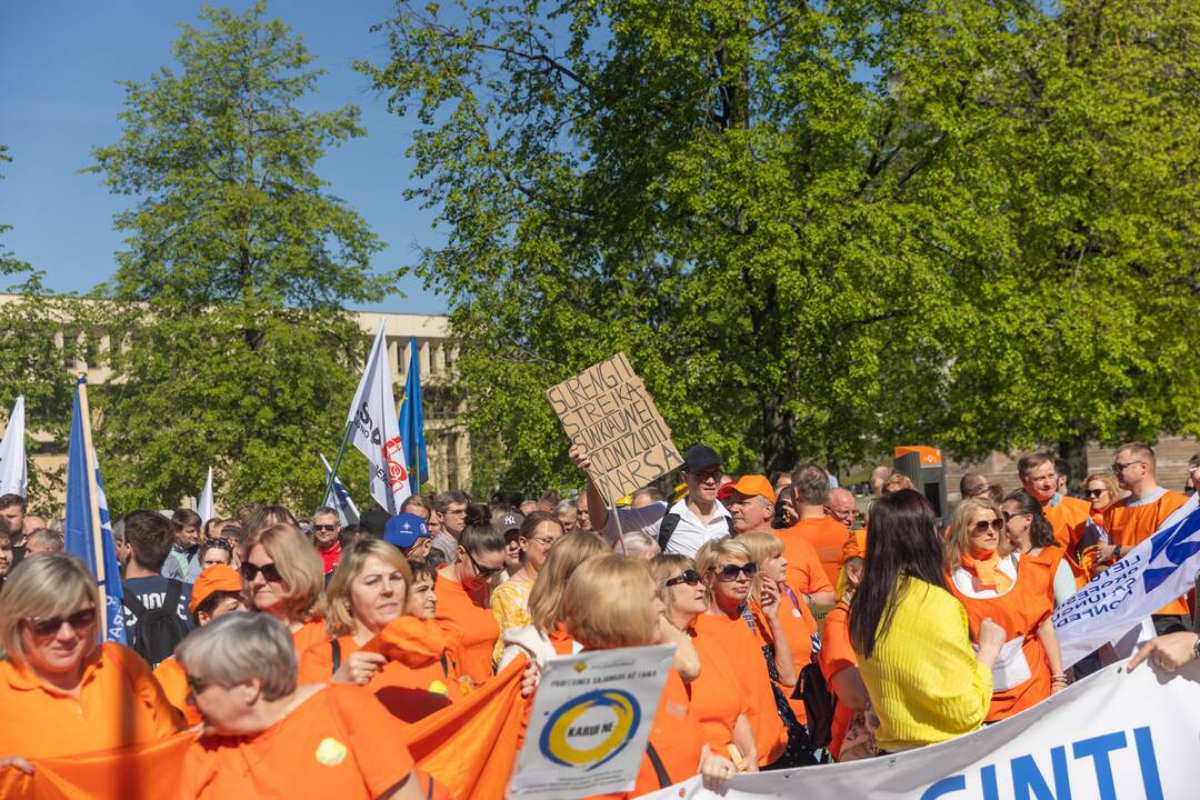 Profesinių sąjungų eitynės ir protestas Gegužės 1-osios proga