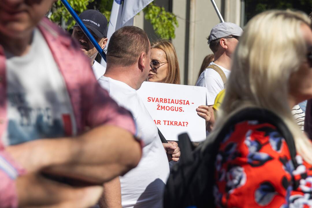 Profesinių sąjungų eitynės ir protestas Gegužės 1-osios proga