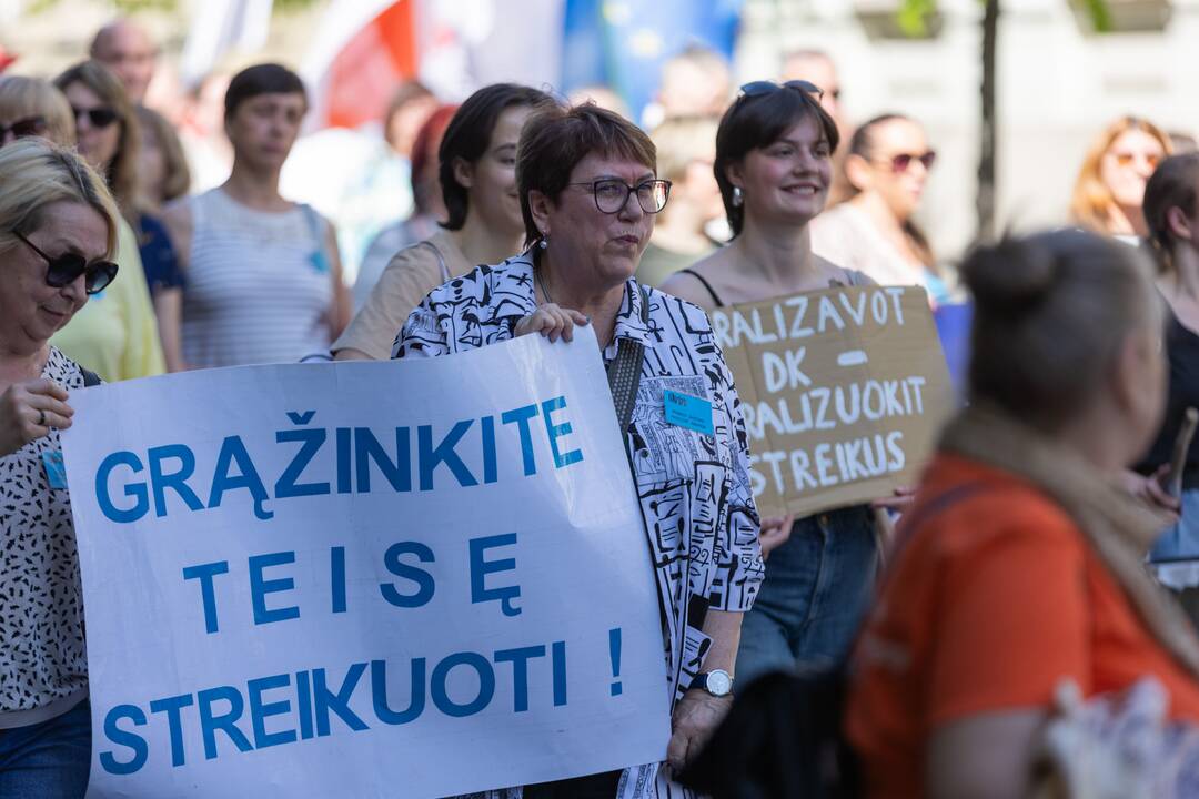 Profesinių sąjungų eitynės ir protestas Gegužės 1-osios proga