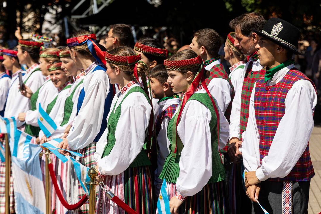 Dainų šventės vėliavos pakėlimo ceremonija Vilniuje