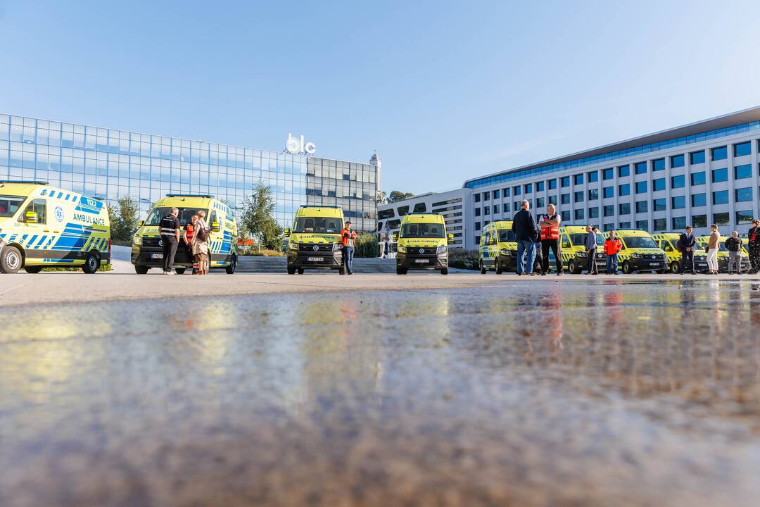 Kaune pristatyti nauji greitosios pagalbos automobiliai