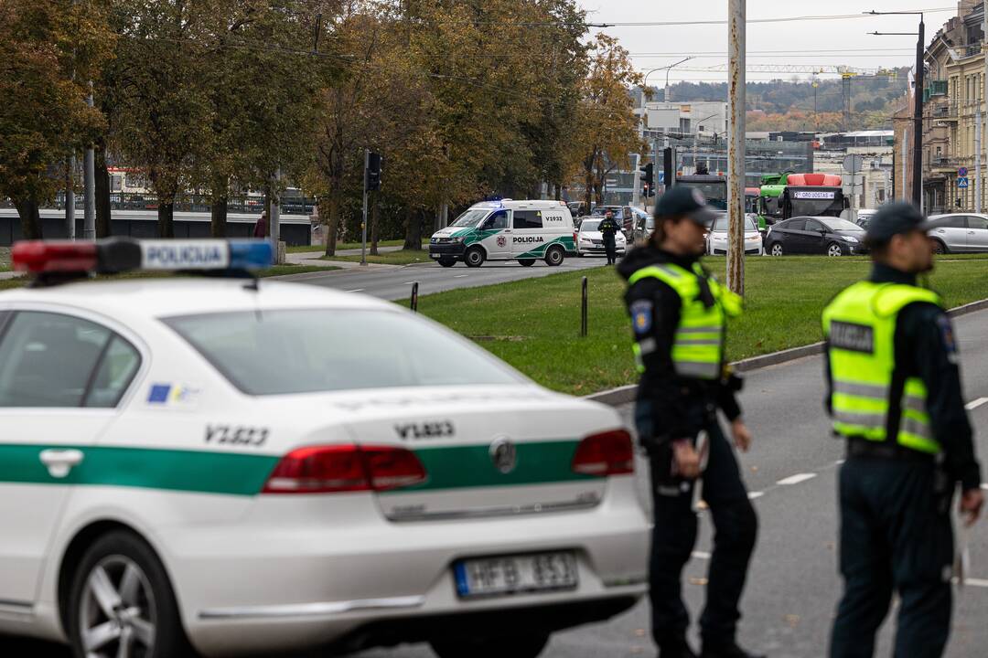 Klaipėdos rajone smurtautojas nenurimo ir atvykus pareigūnams – du sužalojo