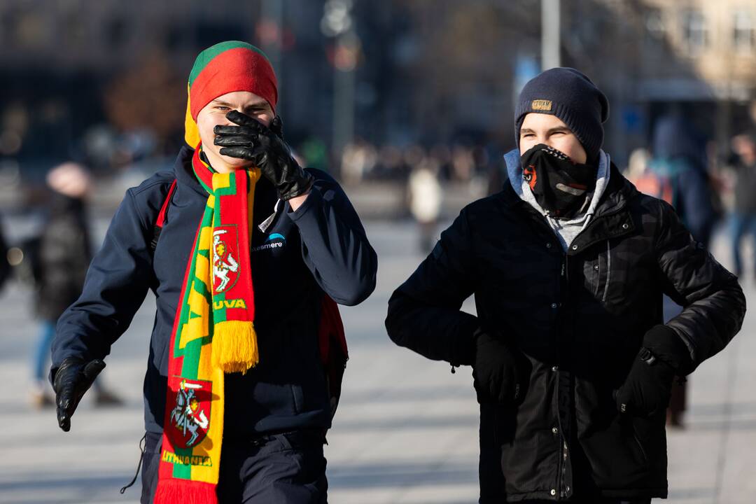 Vasario 16-osios jaunimo eisena „Lietuvos valstybės keliu“