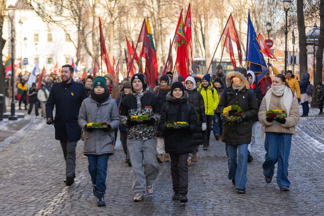 Vasario 16-osios jaunimo eisena „Lietuvos valstybės keliu“