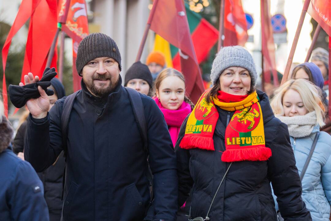 Vasario 16-osios jaunimo eisena „Lietuvos valstybės keliu“