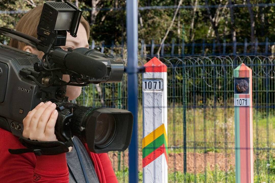 Vidaus reikalų ministerija žada sudaryti sąlygas žurnalistams dirbti pasienyje, stovyklose