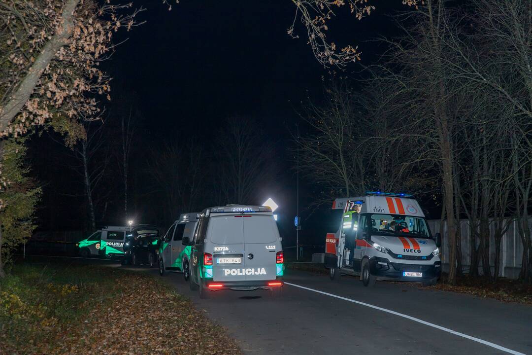 Kaune nušautas vyras, sužeista moteris