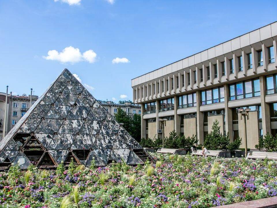 Atgimsta diskusijos dėl Seimo fontano: kas juo turėtų pasirūpinti?