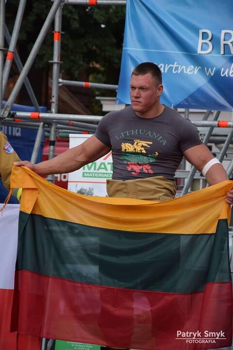 Modestas Mikolaitis (kairėje)