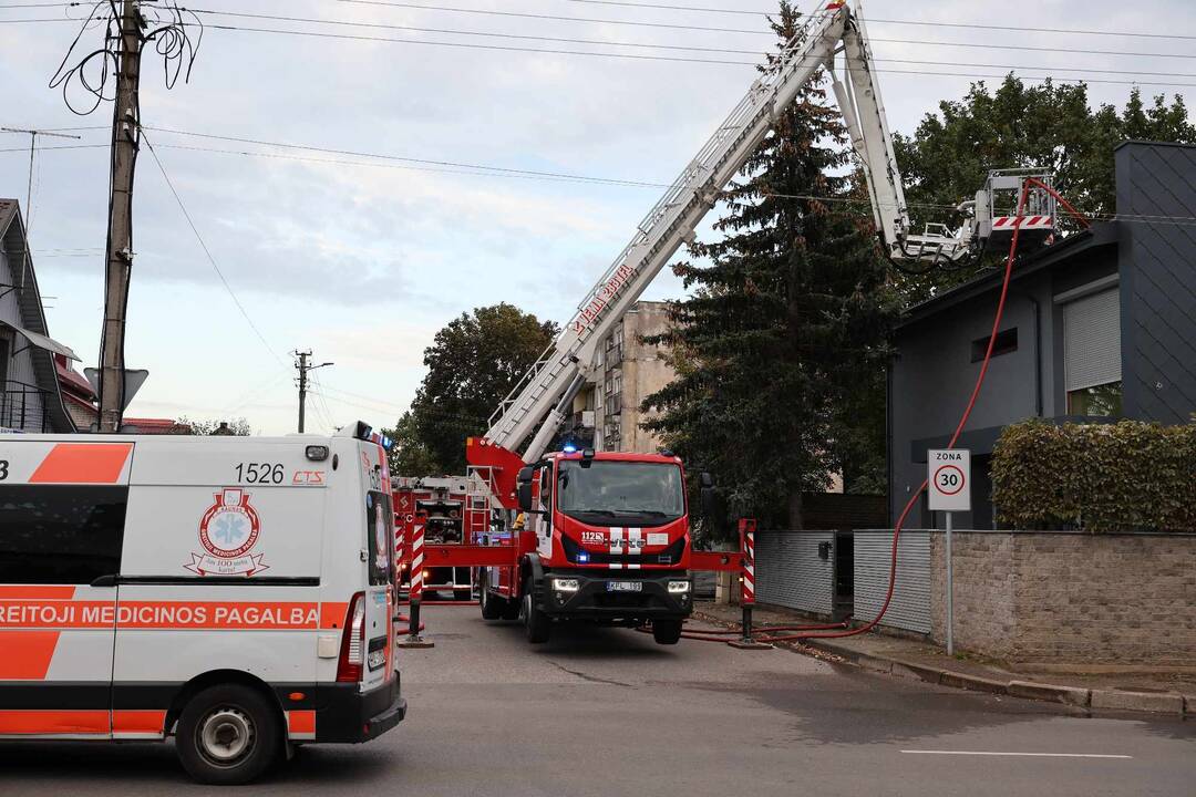 Vilijampolėje degė gyvenamasis namas