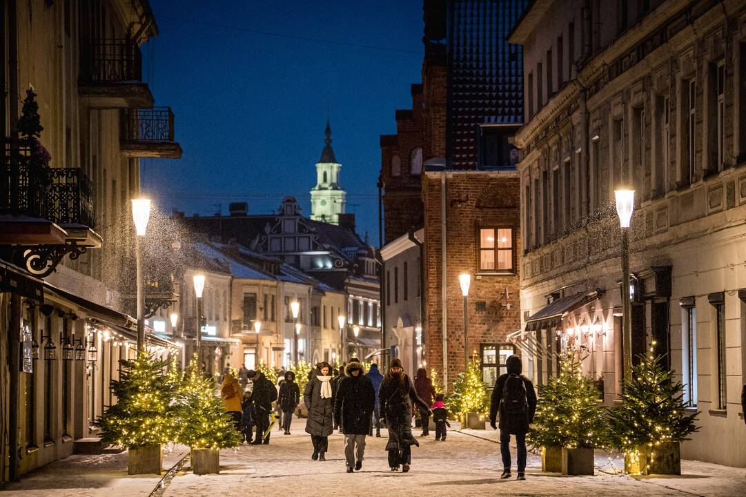 Puošmena: Kalėdų eglė Rotušės aikštėje stovės iki sausio 14 d.