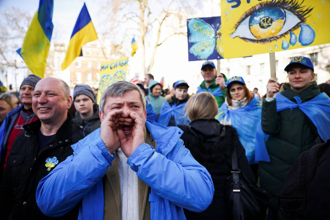 „Rusija, lauk!“ – pasaulyje vyksta solidarumo su Ukraina protestai