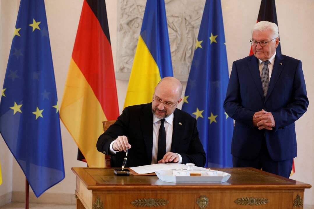 Denisas Šmyhalis (kairėje)