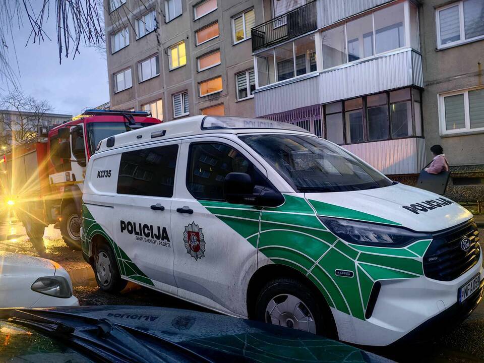 Specialiųjų tarnybų operacija Dainavos daugiabutyje: įvertinęs situaciją, kaltininkas pasidavė pats