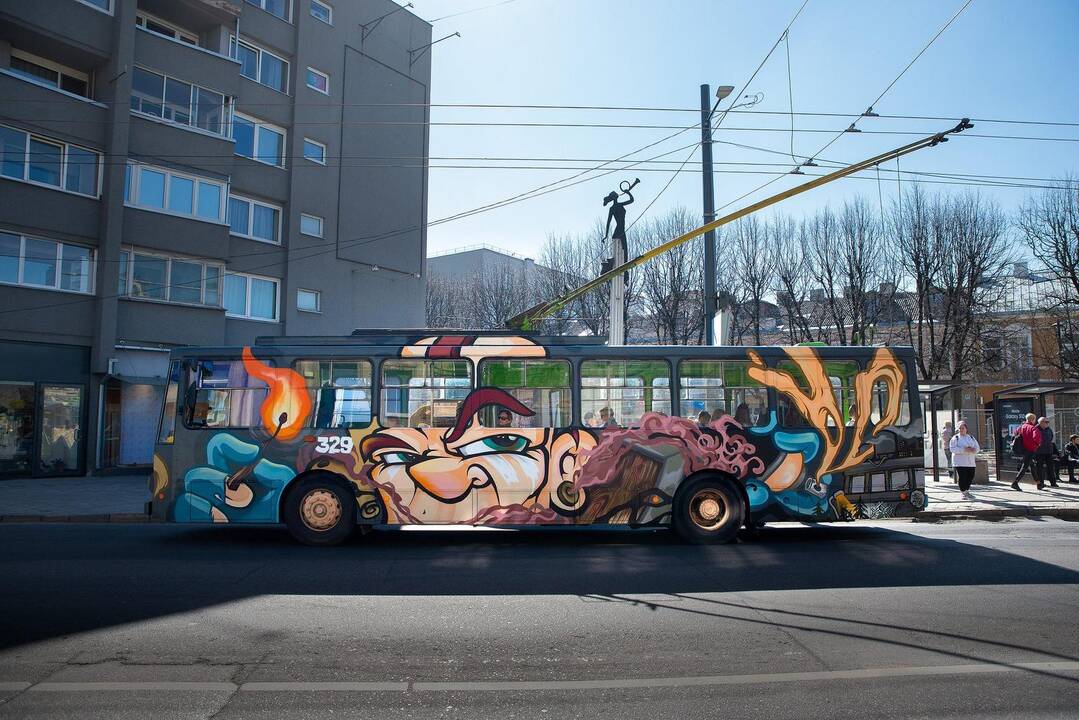 Neatpažįstamai pasikeitę senieji Kauno troleibusai