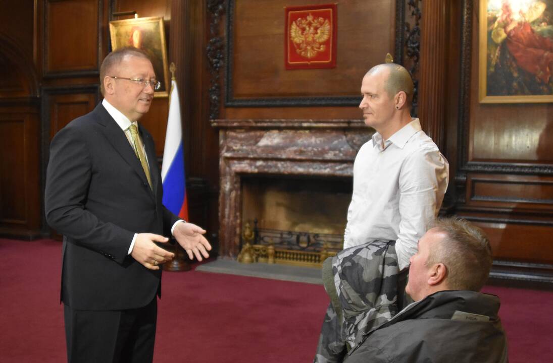 Charlie Rowley (kairėje)