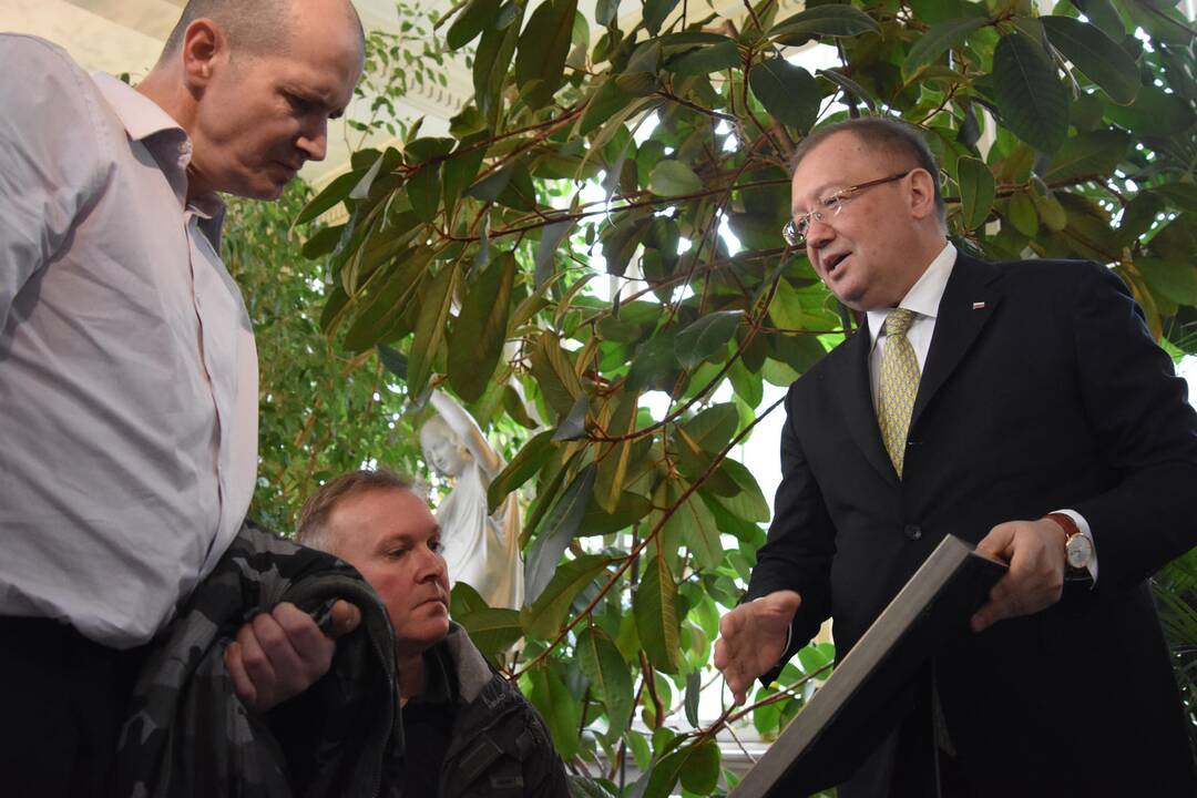 Charlie Rowley (kairėje)