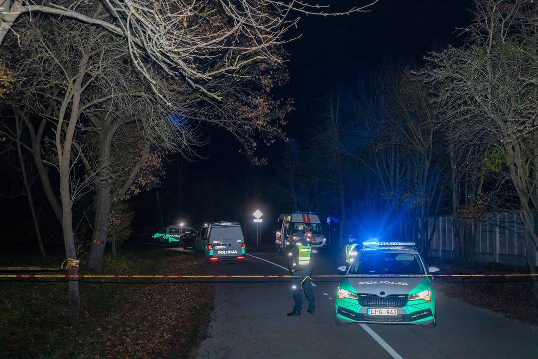 Kaune nušautas vyras, sužeista moteris