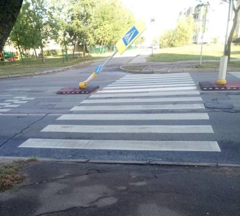 Praeiviai baiminasi, kad ant jų užkris pėsčiųjų perėjos ženklas