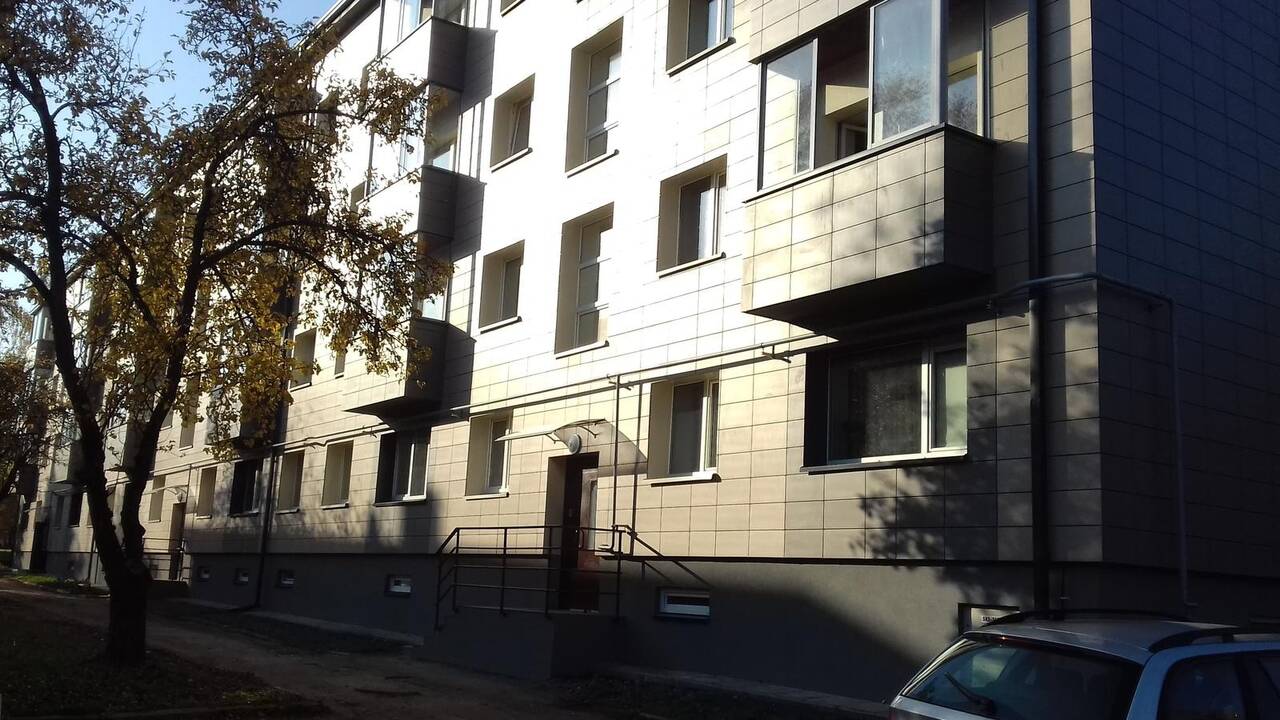 Situacija: papildomi laiptinių remonto darbai renovacijos investicijų plane nebuvo numatyti.