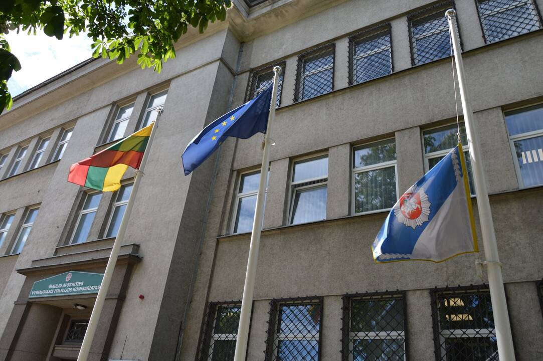 Atsisveikinimas su žuvusiu pareigūnu S. Žymantu