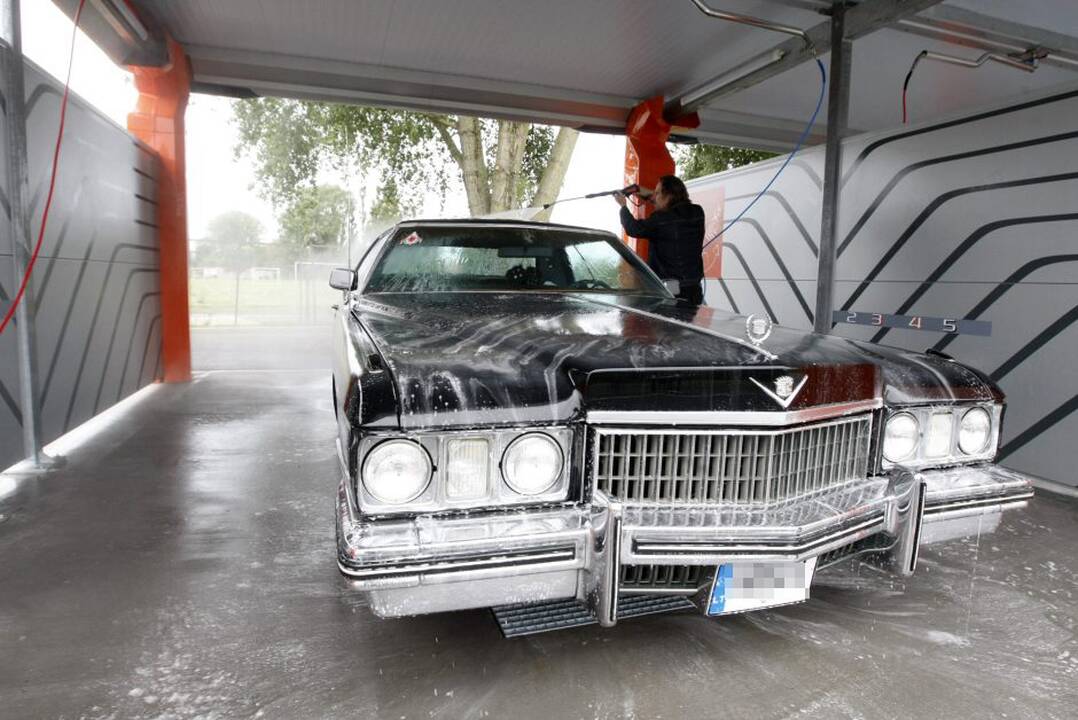 Švelnėja reikalavimai Kaune statantiems automobilių plovyklas