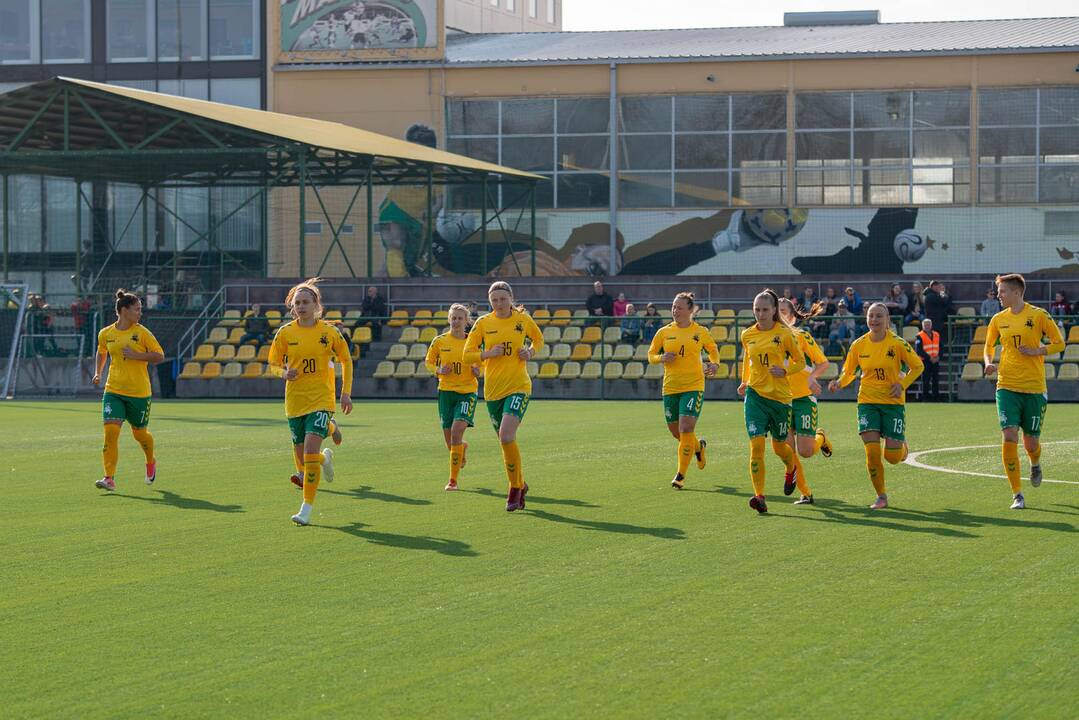 Lietuvos moterų futbolo rinktinės rungtynės su Farerų salų rinktine