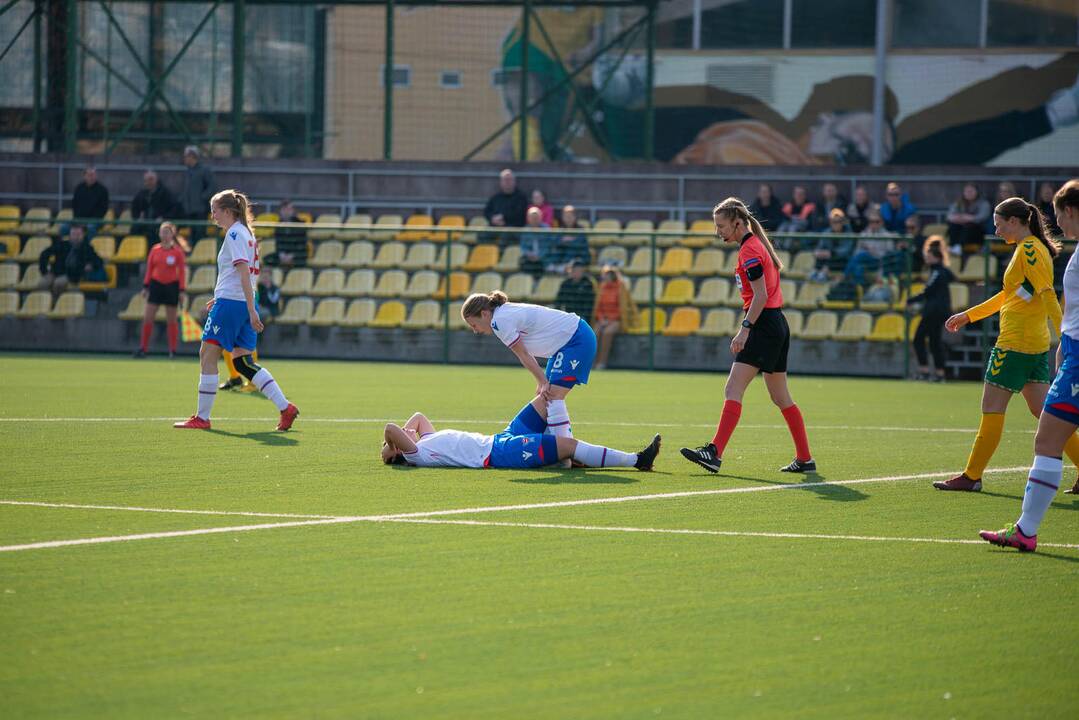 Lietuvos moterų futbolo rinktinės rungtynės su Farerų salų rinktine