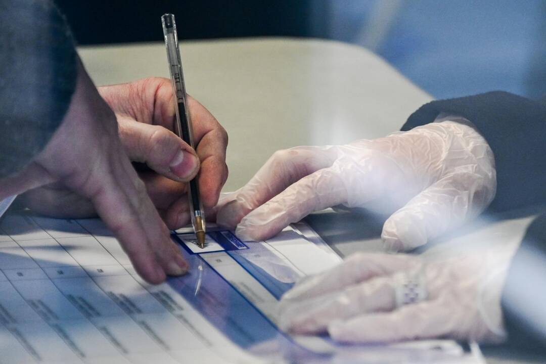 Devyni žingsniai, kaip gauti nedarbingumą ir išmoką vaiko priežiūrai