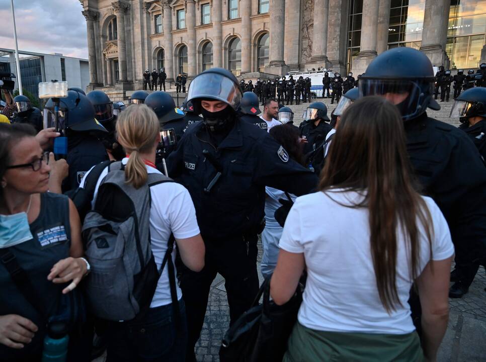 Koronaviruso skeptikų demonstracija Vokietijoje
