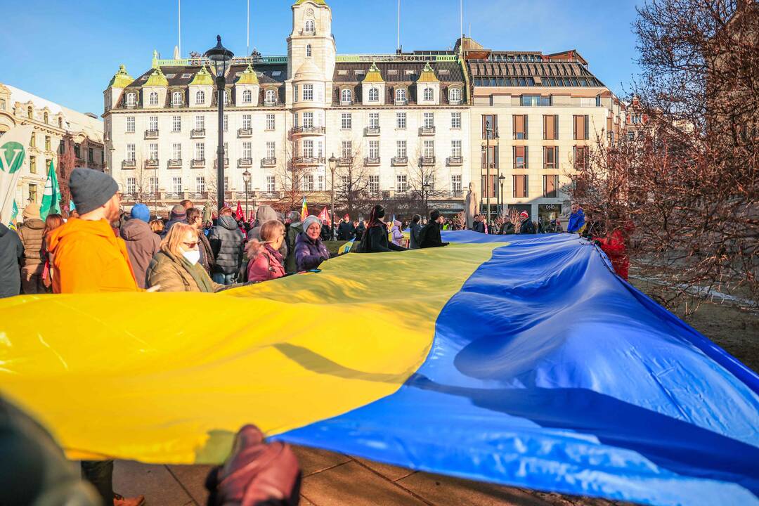 „Rusija, lauk!“ – pasaulyje vyksta solidarumo su Ukraina protestai