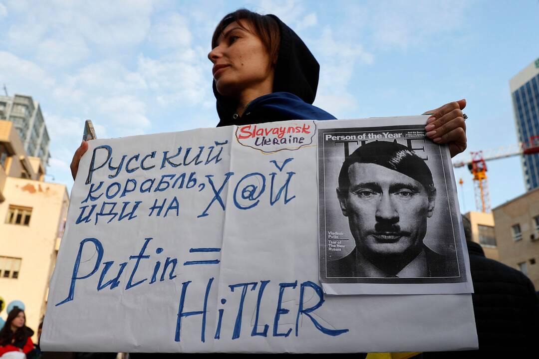 „Rusija, lauk!“ – pasaulyje vyksta solidarumo su Ukraina protestai