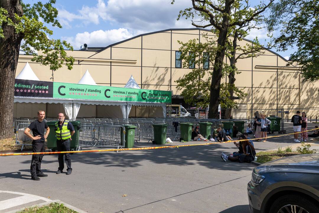 Prie Dariaus ir Girėno stadiono rikiuojasi pirmieji E. Sheerano gerbėjai