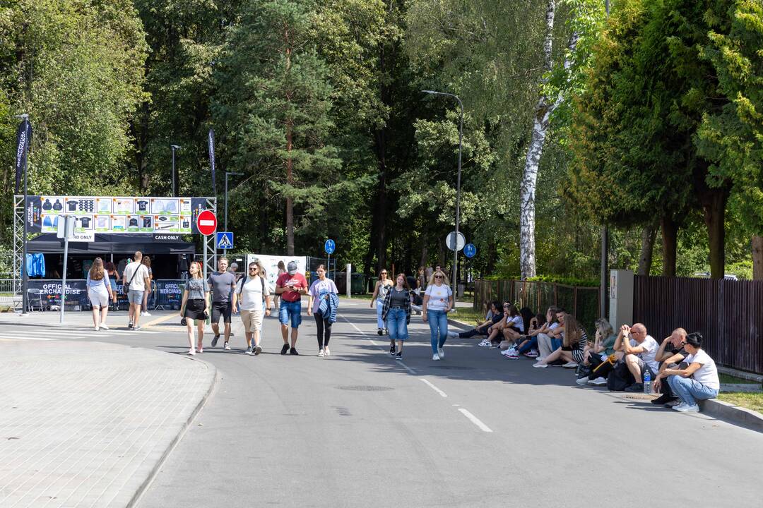 Prie Dariaus ir Girėno stadiono rikiuojasi pirmieji E. Sheerano gerbėjai