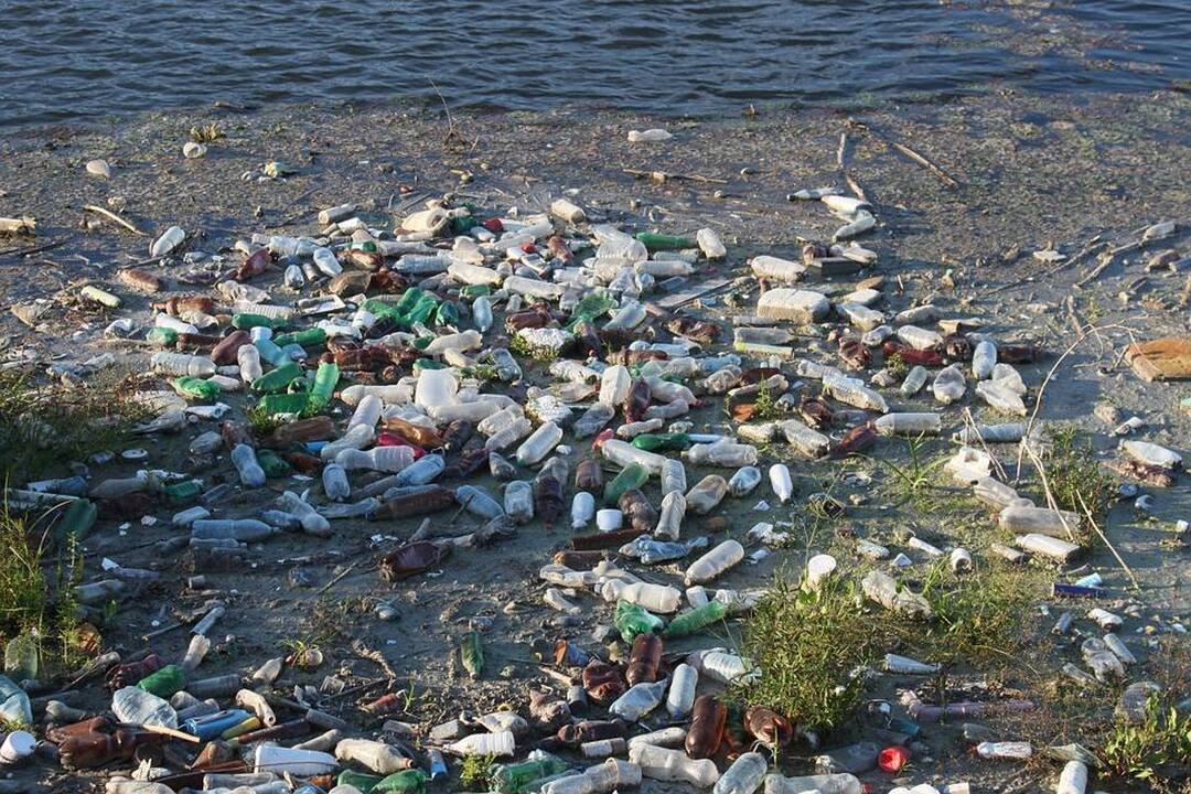 Vandenynus naikina „plastiko maras“?