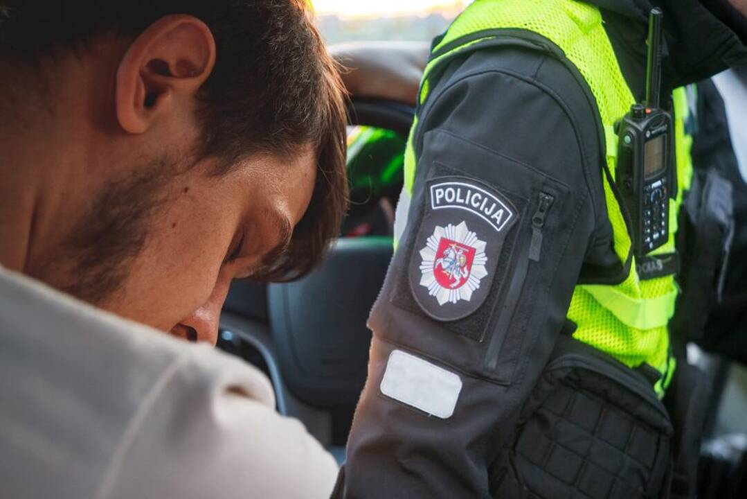 Ketvirtadienį Kauno gatvėse vos per plauką išvengta kelių tragedijų