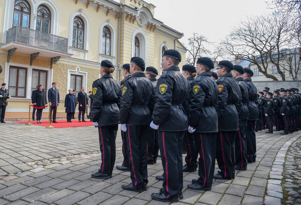 Prezidentė priėmė jaunųjų kadetų priesaikas