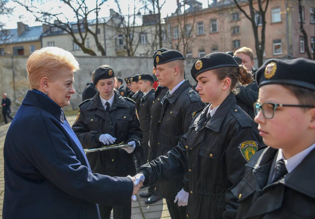 Prezidentė priėmė jaunųjų kadetų priesaikas