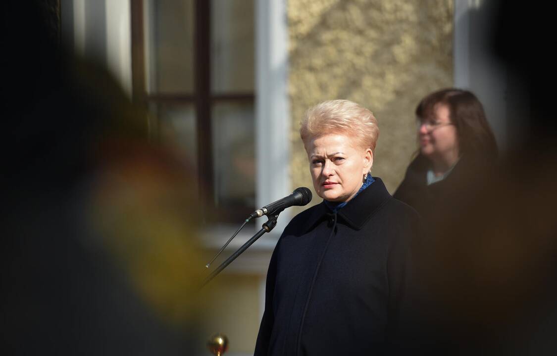 Prezidentė priėmė jaunųjų kadetų priesaikas