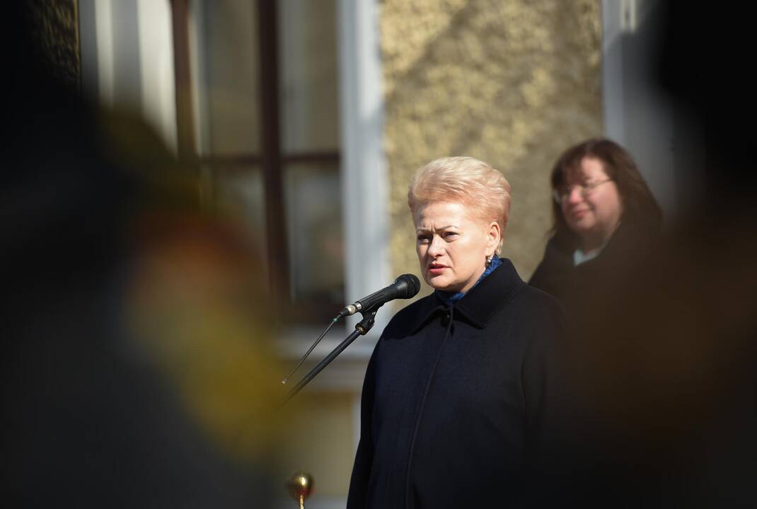 Prezidentė priėmė jaunųjų kadetų priesaikas