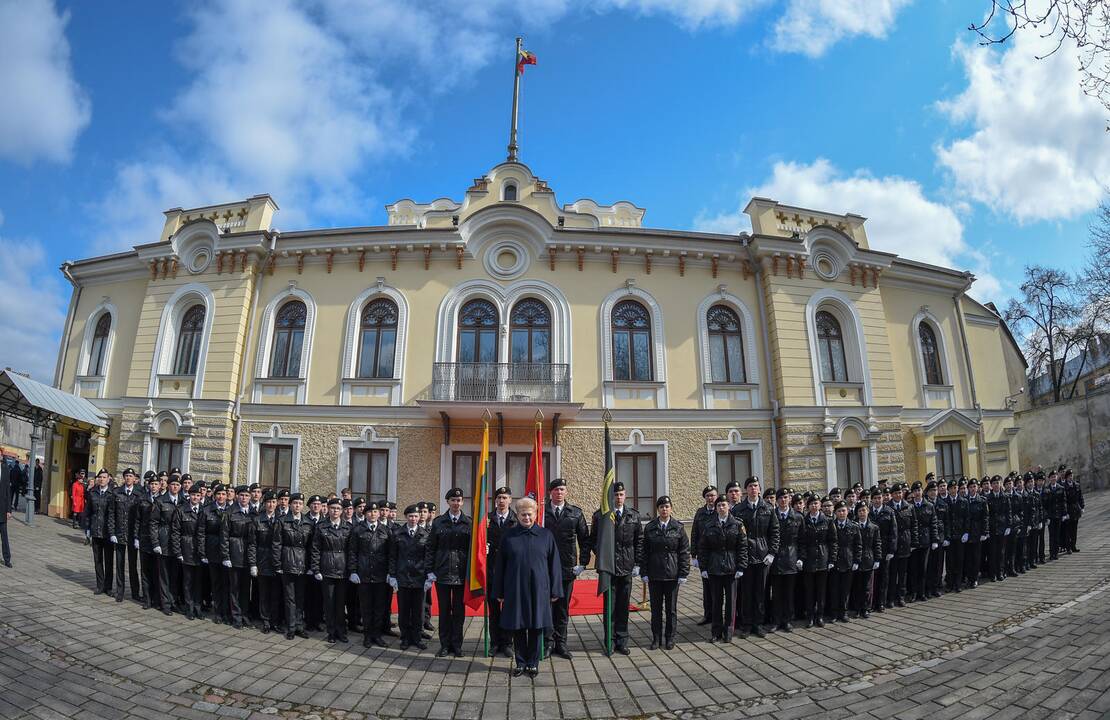 Prezidentė priėmė jaunųjų kadetų priesaikas